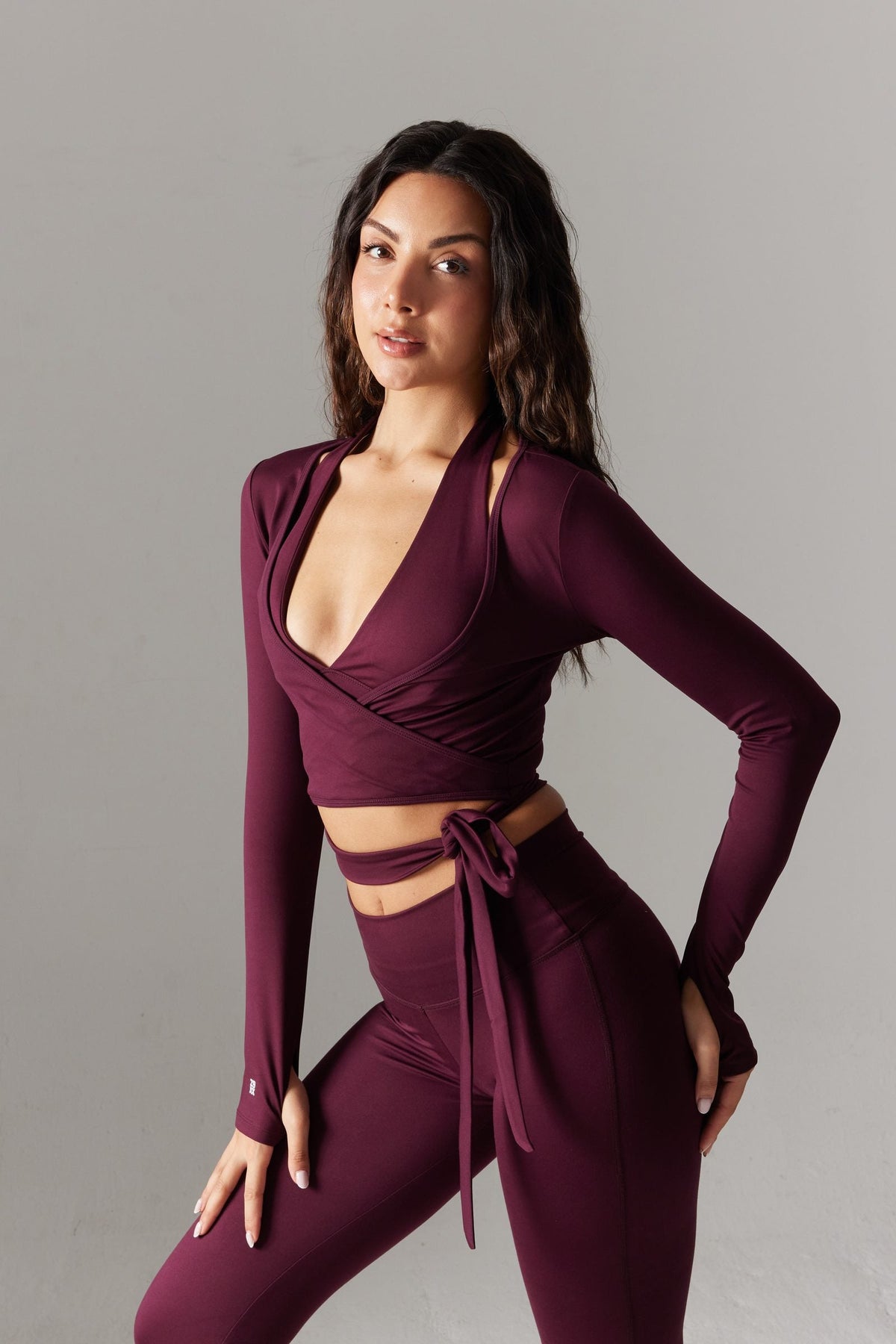VYBE Wrap Uzun Kollu Crop & V-Form İspanyol Paça Tayt Seti — Gardenya (Mürdüm)