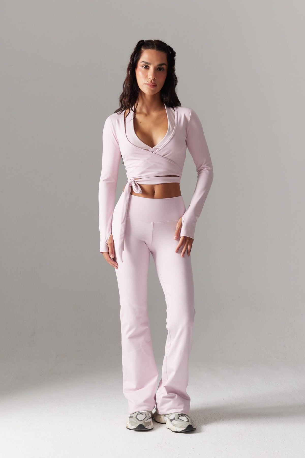 VYBE Wrap Uzun Kollu Crop & V-Form İspanyol Paça Tayt Seti — Pembe