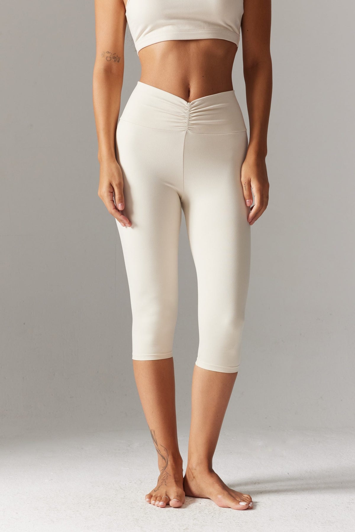 BASE İnce Askılı Crop — Kemik