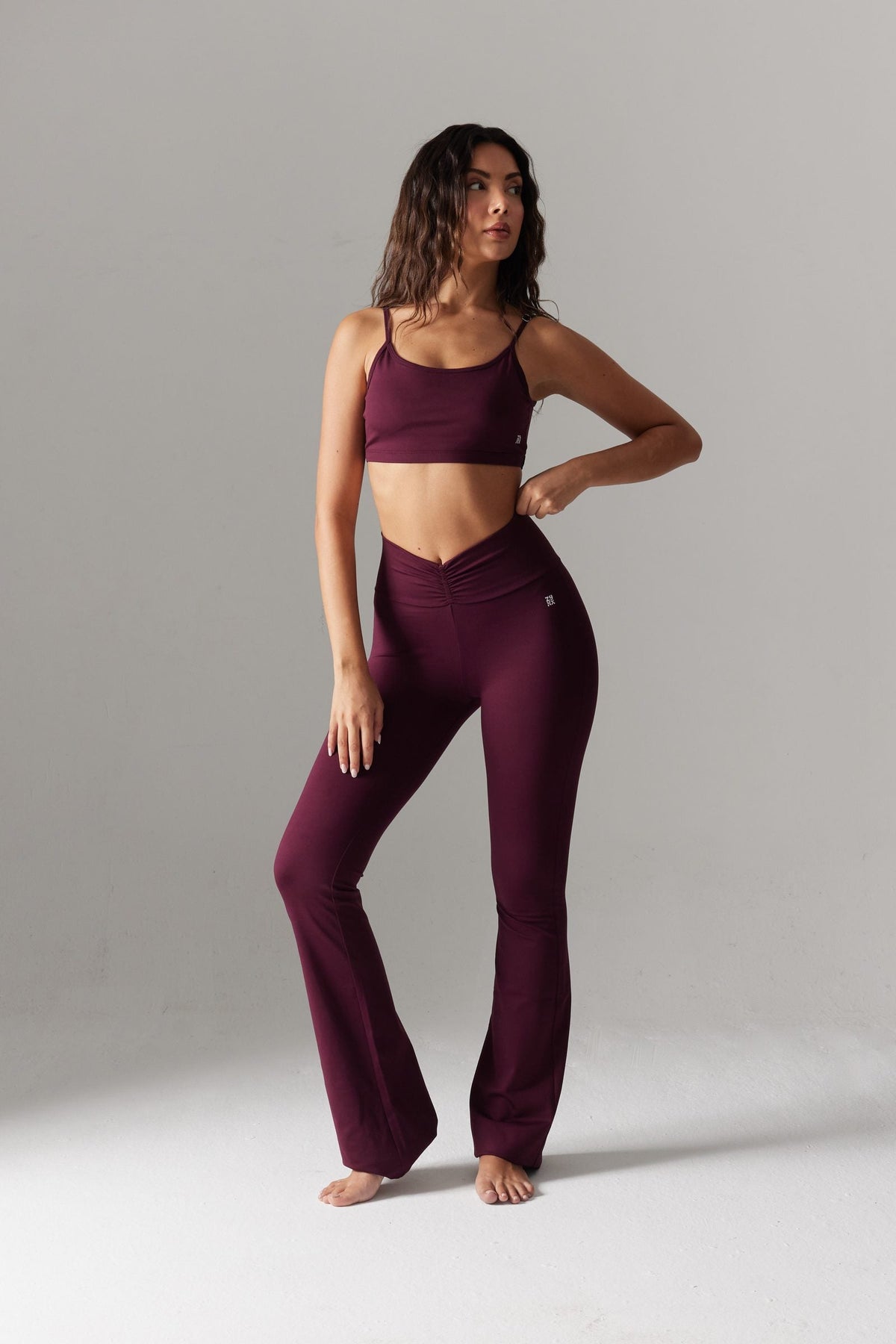 CORE V-Bel Tayt & İnce Askılı Crop Takımı — Gardenya (Mürdüm)