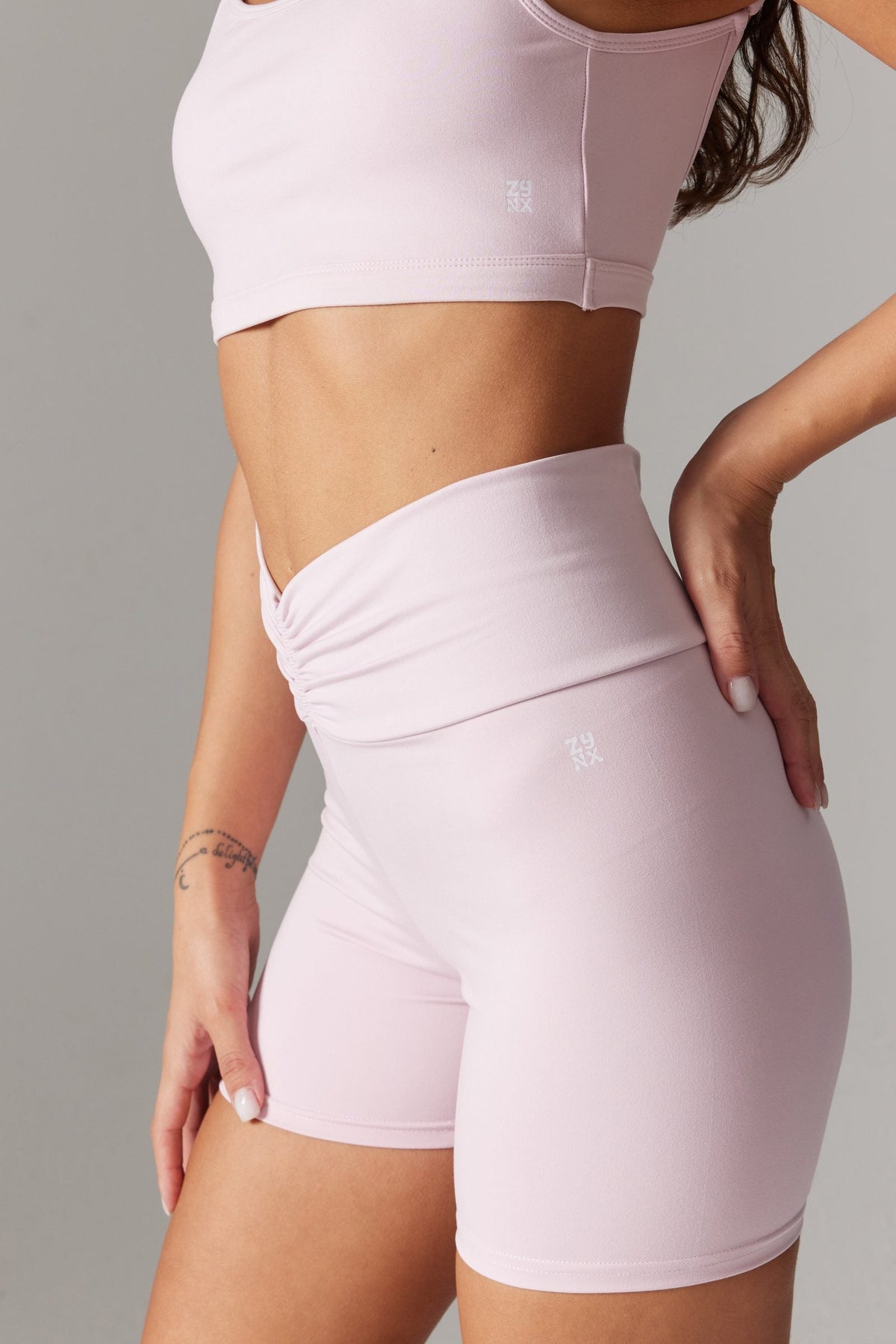 VYBE V-Form Mini Şort — Pembe
