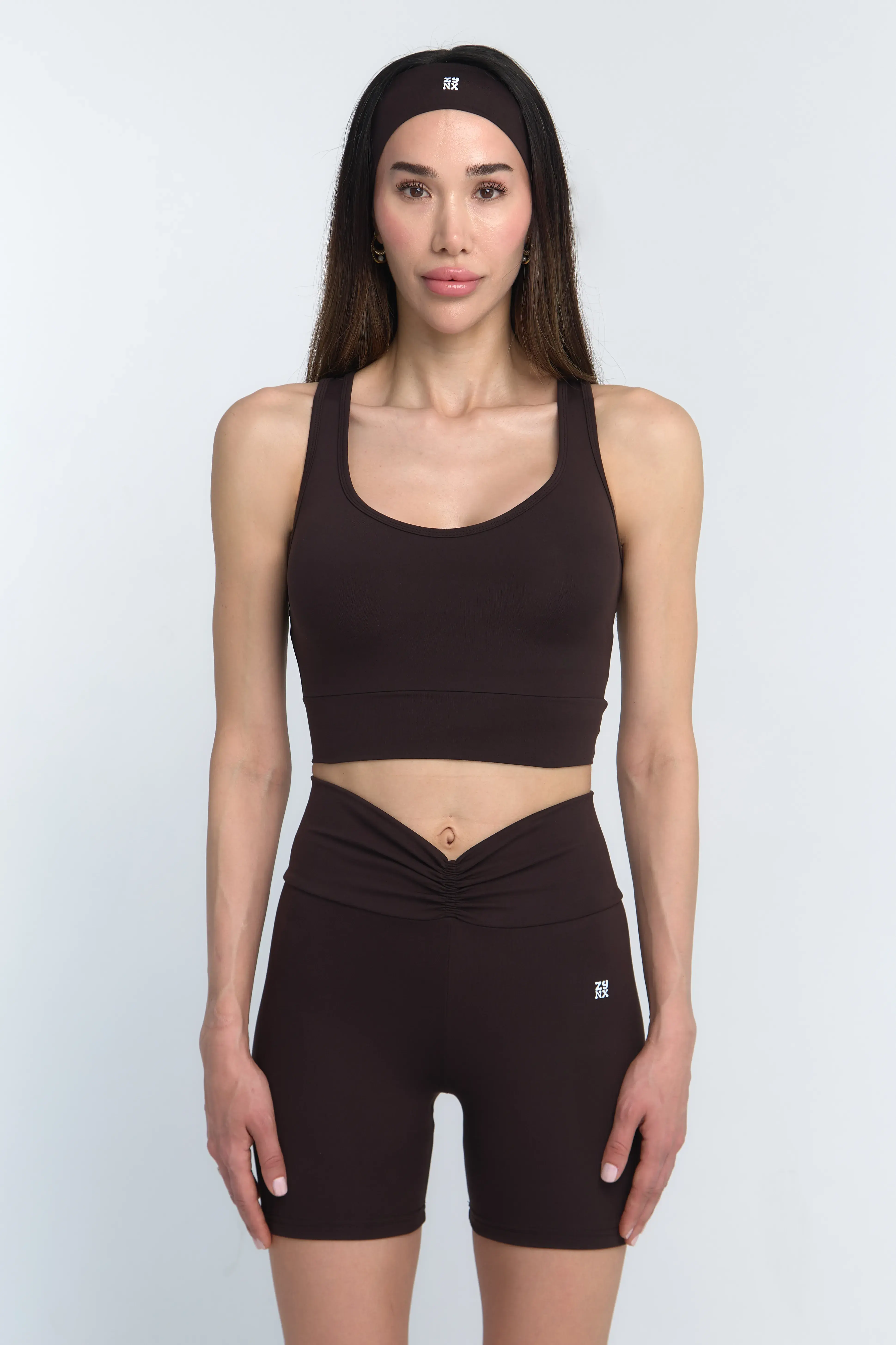 VYBE Cut-Out Crop & V-Form Şort Seti